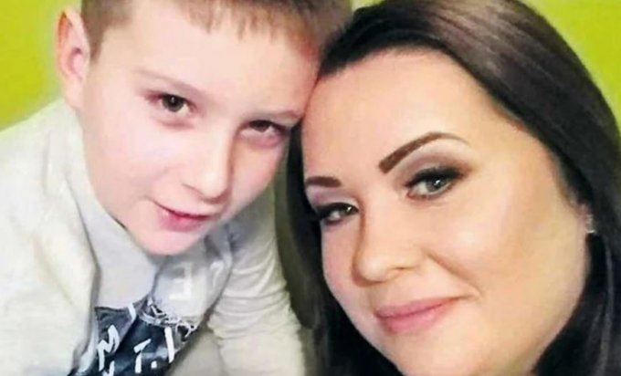 aleksa i majka 872x610 1