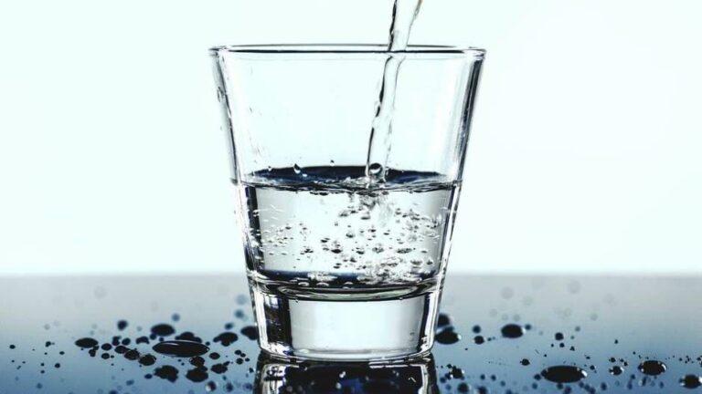 Ovo su znakovi koji pokazuju da ne pijete dovoljno vode