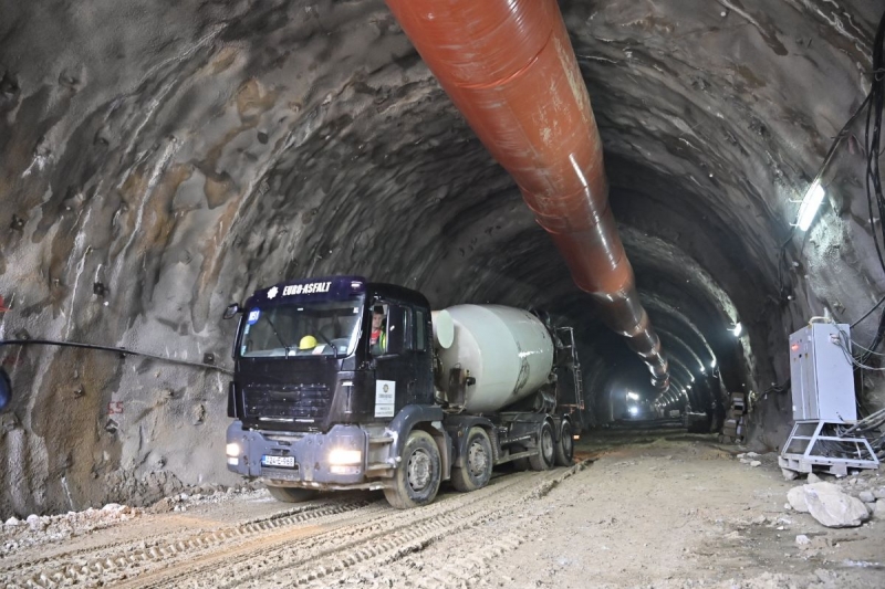 b410e6cfd9194bacc9dd48753502a6b1