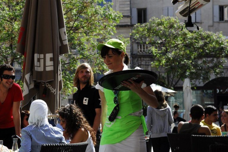 Slovenija pred turističku sezonu traži 5.000 sezonskih radnika