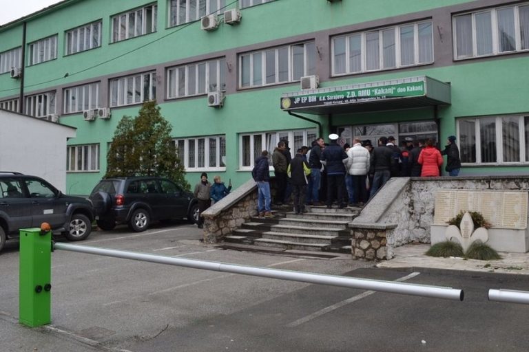 Mevludin Gađun tvrdi da zbog statusa na Facebooku nije dobio novi ugovor, iz RMU Kakanj demantuju