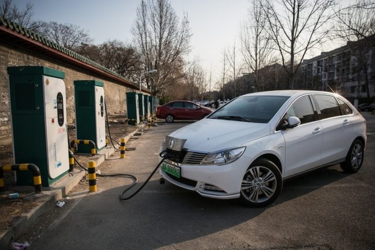 Električni automobili kao daleka budućnost BiH: Država ne daje subvencije, a i punionice su rijetkost