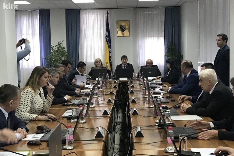 Utvrđen prijedlog zakona kojim se plaća do 700 KM u FBiH neće oporezivati