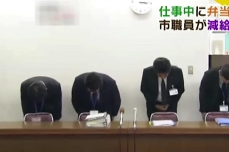 Japanski službenik kažnjen jer je tri minute ranije odlazio na pauzu