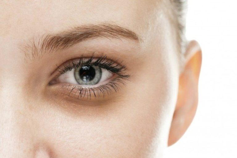 Suhe usne, izbrazdano čelo i boja podočnjaka otkrivaju šta ne funkcioniše u organizmu