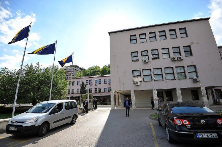 Vlada FBiH održava vozni park od 400 vozila, što je građane koštalo više od 19 miliona KM