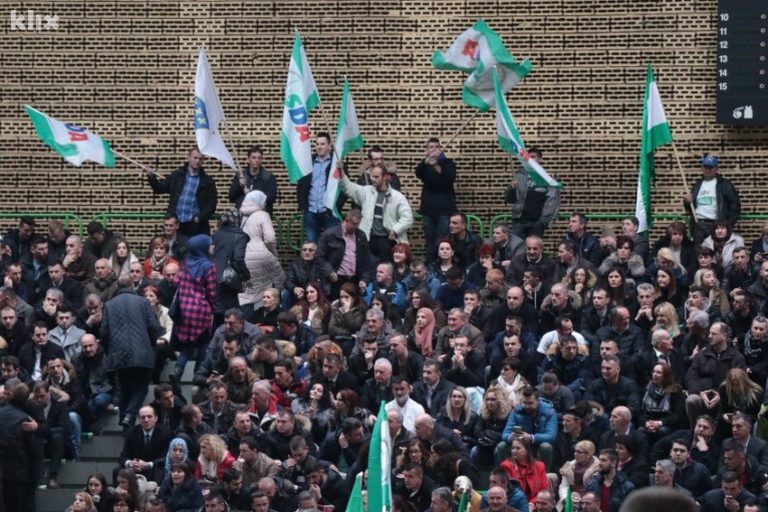 Sve tuče SDA-ovih funkcionera: Sukobe rješavali šakama, flašama i hvatanjem za vratove