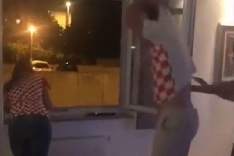 Navijač Hrvatske u transu: Slaveći pobjedu protiv Rusije bacio kauč kroz prozor