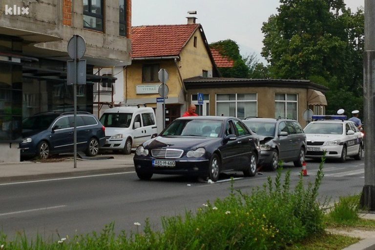 Pješak teže povrijeđen u saobraćajnoj nesreći u Zenici