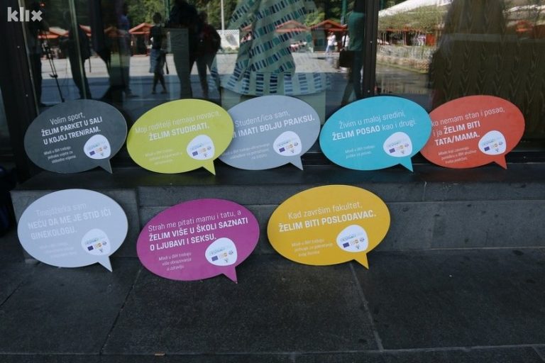 Mladi u BiH u nezavidnoj situaciji: Žive s roditeljima i teško dolaze do posla