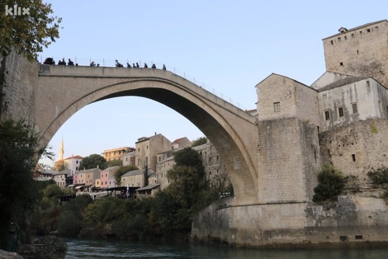 Sjećanje na 1993.: Stari most je srušio ruralni mentalitet, a on i danas caruje Mostarom