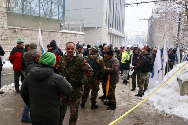 Zbog neusvajanja budžeta u FBiH nema isplata ni boračkoj kategoriji