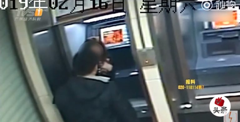 Pljačkao ženu na bankomatu pa odustao kad joj je vidio stanje računa (VIDEO)