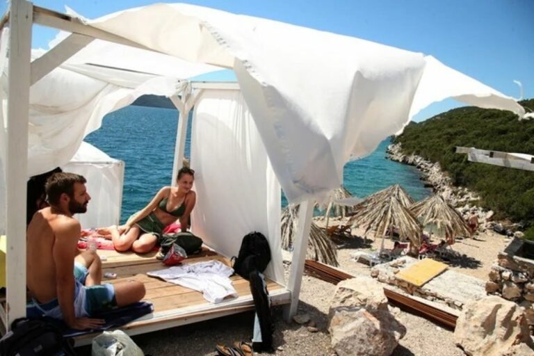 Srbijanci otkrili Neum: Ovo je raj, mnogo je ljepše nego što smo očekivali