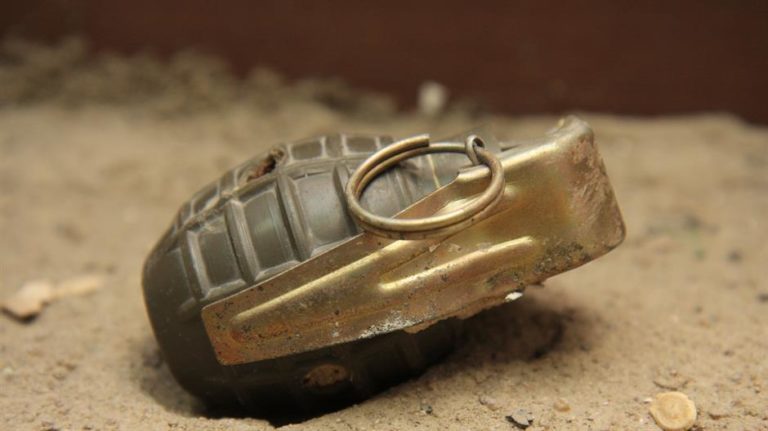 Šokantno: Učenik donio dimnu bombu da isprepada učiteljicu