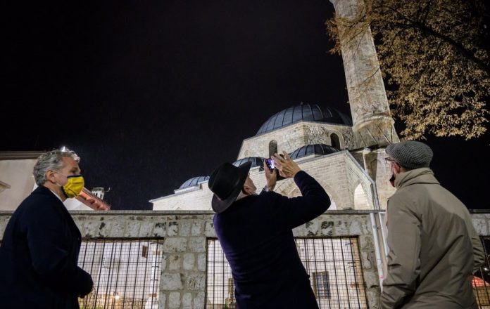 borrell sarajevo setnja 98 696x440 1