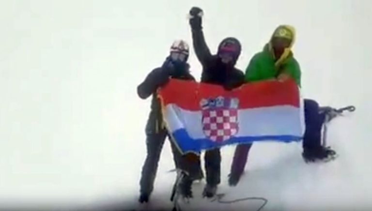 Bosanci poslali podršku Hrvatskoj s vrha Mont Blanca: Pobjeda!