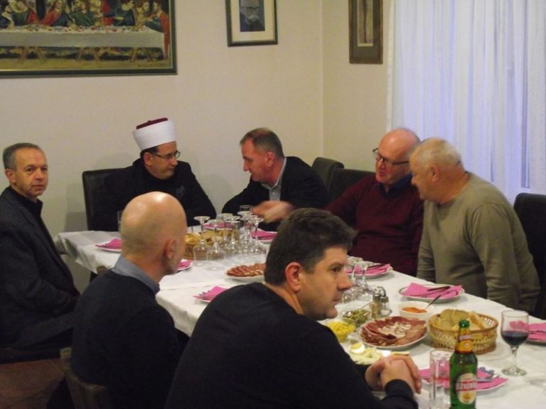 Fratar i imam ponovo okupili političare i privrednike pa zajedno proslavili Božić