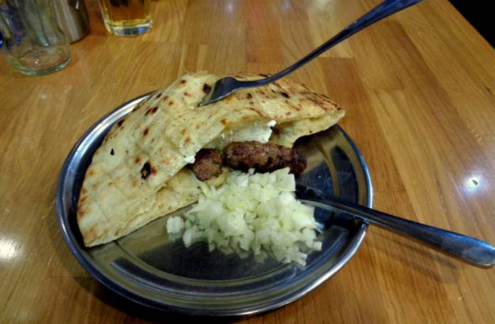 Otkrivamo tajnu kako napraviti pravi, sočni, bosanski ćevap