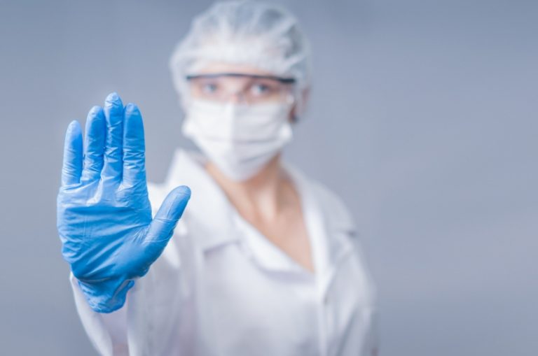 Zaštita zdravstvenih radnika: U nekim dijelovima BiH je dobro, a negdje masku koja štiti dva, nose 24 sata