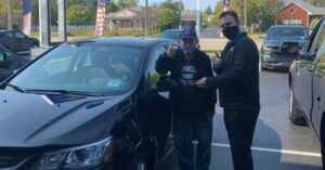 clint auto salon 98 696x365 1