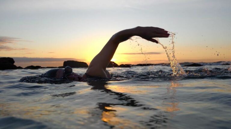 Trbušnjaci i plivanje: Koliko dugo treba plivati ako želite ravniji trbuh?
