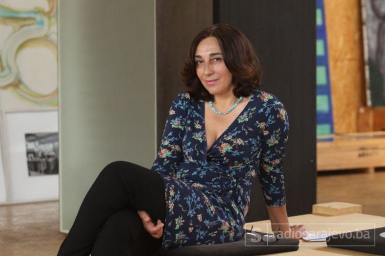 Danica Dakić: Zenica me asocira na “zjenicu oka”