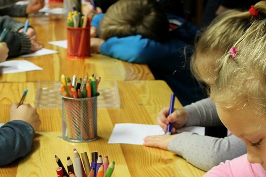 deca crtanje predskolsko vrtic obdaniste