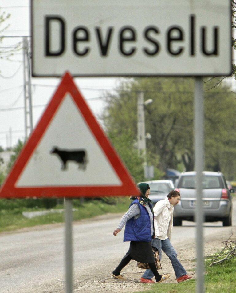 Građani izabrali gradonačelnika koji je umro od korone, “slavili” mu na grobu