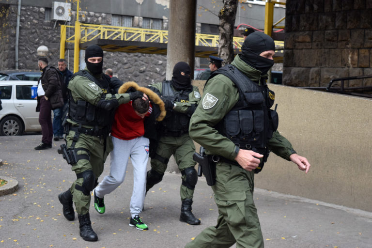 Akcija “Mreža” u Zenici: Najmanje deset osoba uhapšeno, pogledajte pretrese na 26 lokacija (FOTO/VIDEO)