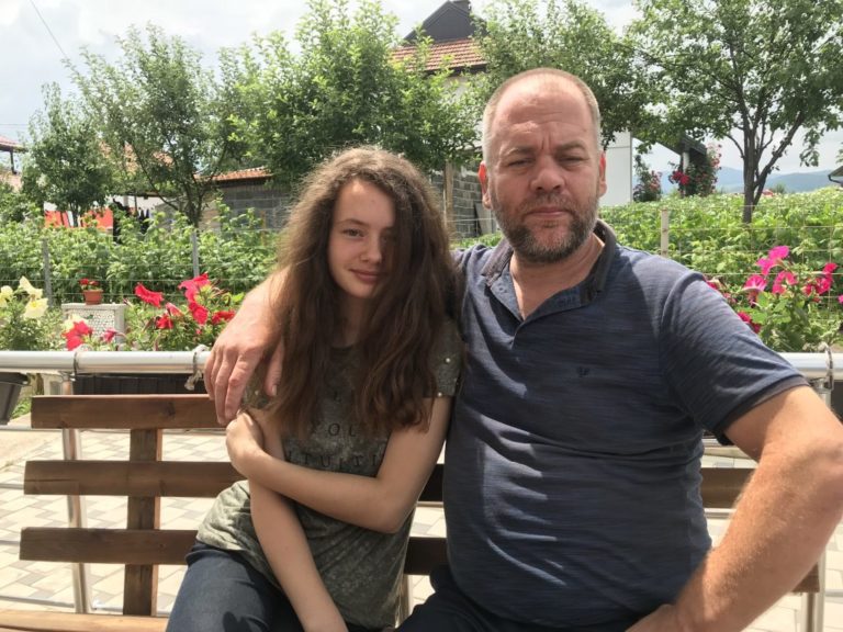 U posjeti porodici Kozlić u Kaknju: Nije važna maturska haljina, već ljudskost