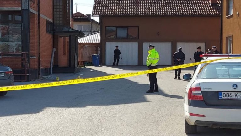 Porodična tragedija u Živinicama: Ubio sina, teško ranio suprugu pa izvršio samoubistvo