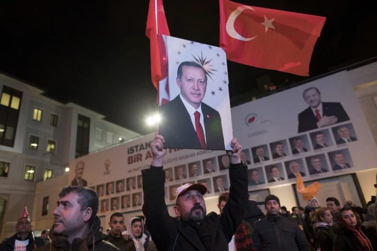 Erdogan proglasio pobjedu AKP-a širom Turske, ostaje bez vlasti u Ankari