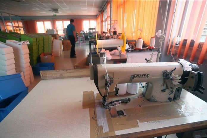 fabrika obuce alfa modrica 5 872x581 1 696x464 1