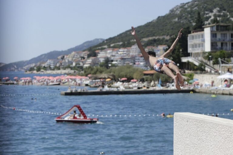 Gdje ljetuju premijeri i zastupnici u doba korone