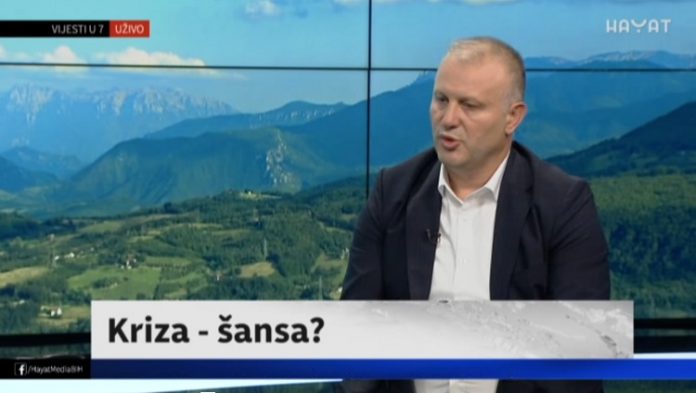 halilovc 2 696x393 1