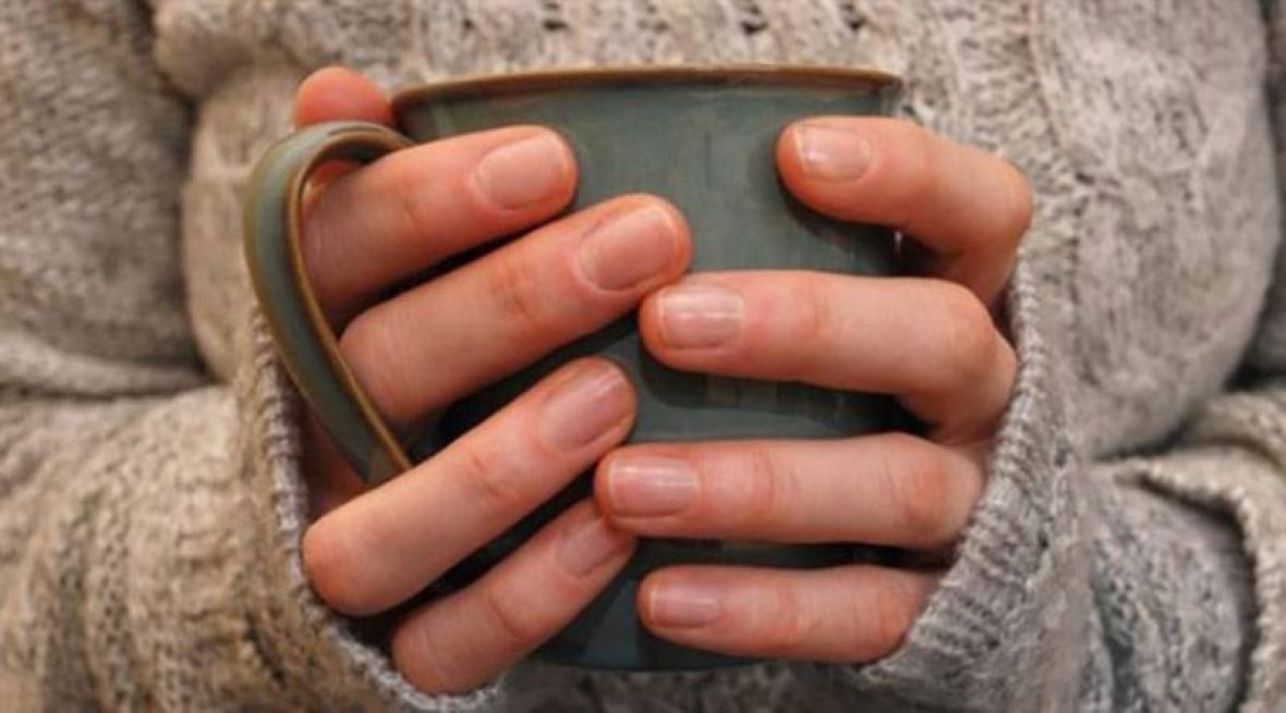 hladnoca hladni prsti prehlada gripa zima caj pixabay