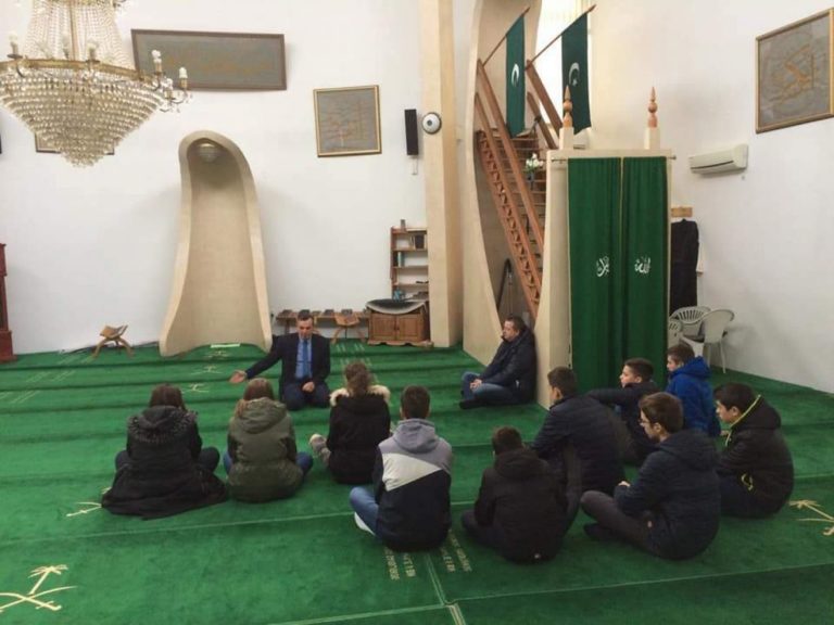 Katolički vjeroučitelj iz Žepča: Zašto sam djecu odveo u džamiju?