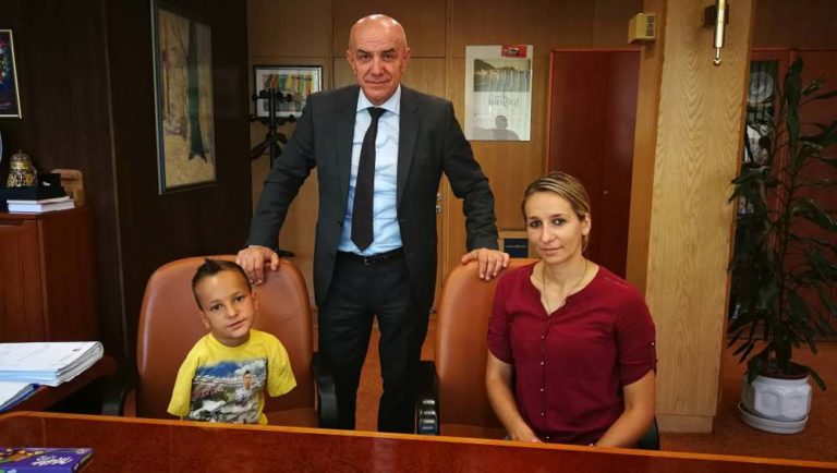 Premijer ZDK primio dječaka Ismaila Zulfića: Novčana podrška od 1.500 KM za postignute rezultate i podstrek daljem radu