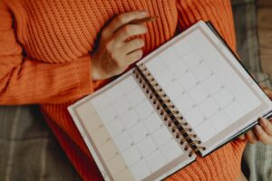 kalendar planer djevojka dzemper pixabay