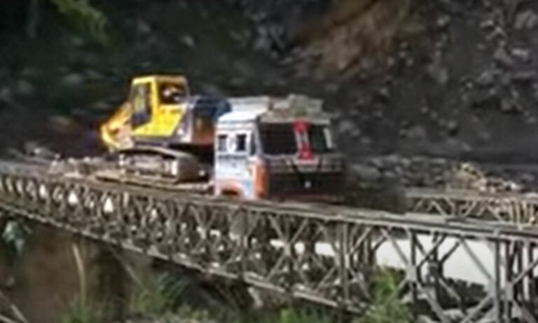 Uznemirujuće: Zbog ovakvih snimaka neki imaju fobiju od mostova (VIDEO)