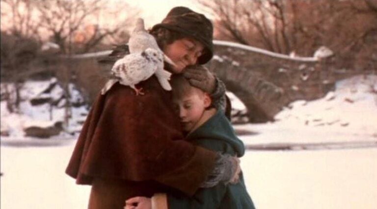 Novogodišnji praznici nezamislivi su bez njega: Dječak koji je nasmijao svijet pretrpio očevo zlostavljanje