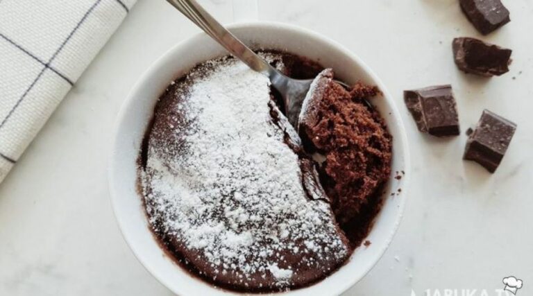 Fantastični čokoladni kolač iz šoljice gotov za samo 2 minute