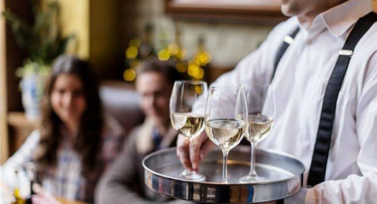 SLUČAJ U BIH:  Konobar osumnjičen da je prisvojio oko 25.450 KM