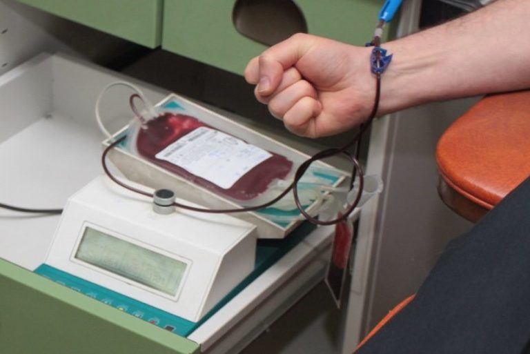 Ukinuta zabrana: Homoseksualci mogu darivati krv