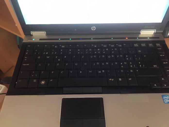 laptop tastatura 696x522 1