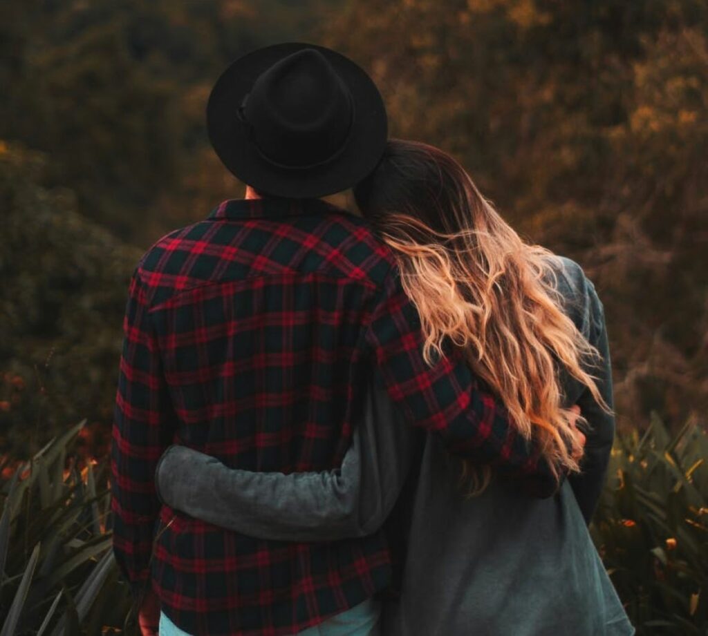 ljubav par veza partneri zagrljaj pexels