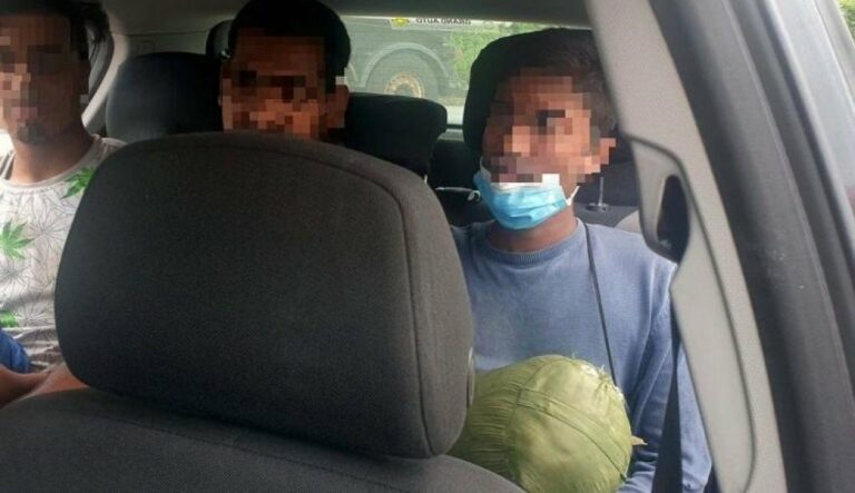 U Golfu prevozio čak 12 migranata: Policajci ga zaustavili, a on pobjegao