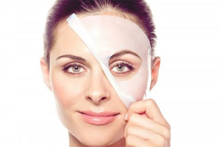 Tri maske za mlađi izgled kože na licu