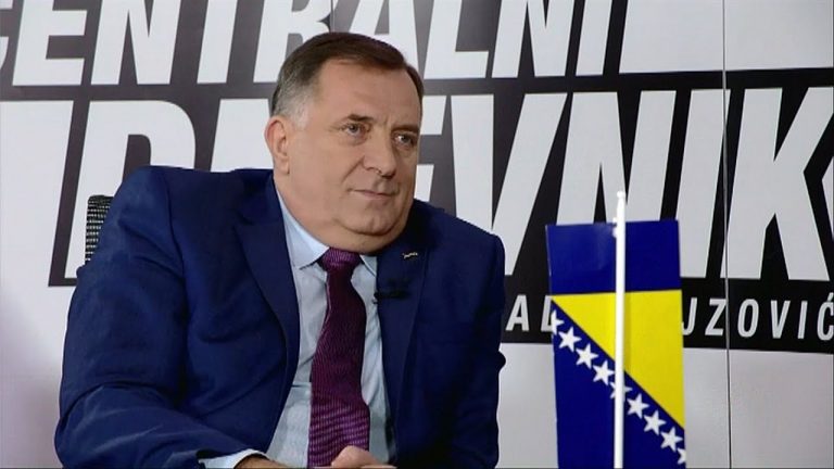 Senad: Otcijepi se, Mile! Dodik: Neću!…BiH će se raspasti. Senad: Povlačiš se Mile, povlačiš!